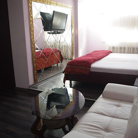 Emperum Nelson Hotel Chisinau Eksteriør bilde