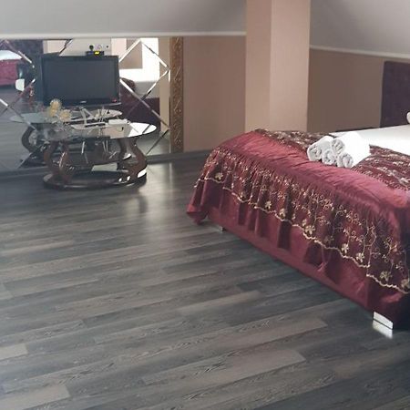 Emperum Nelson Hotel Chisinau Eksteriør bilde