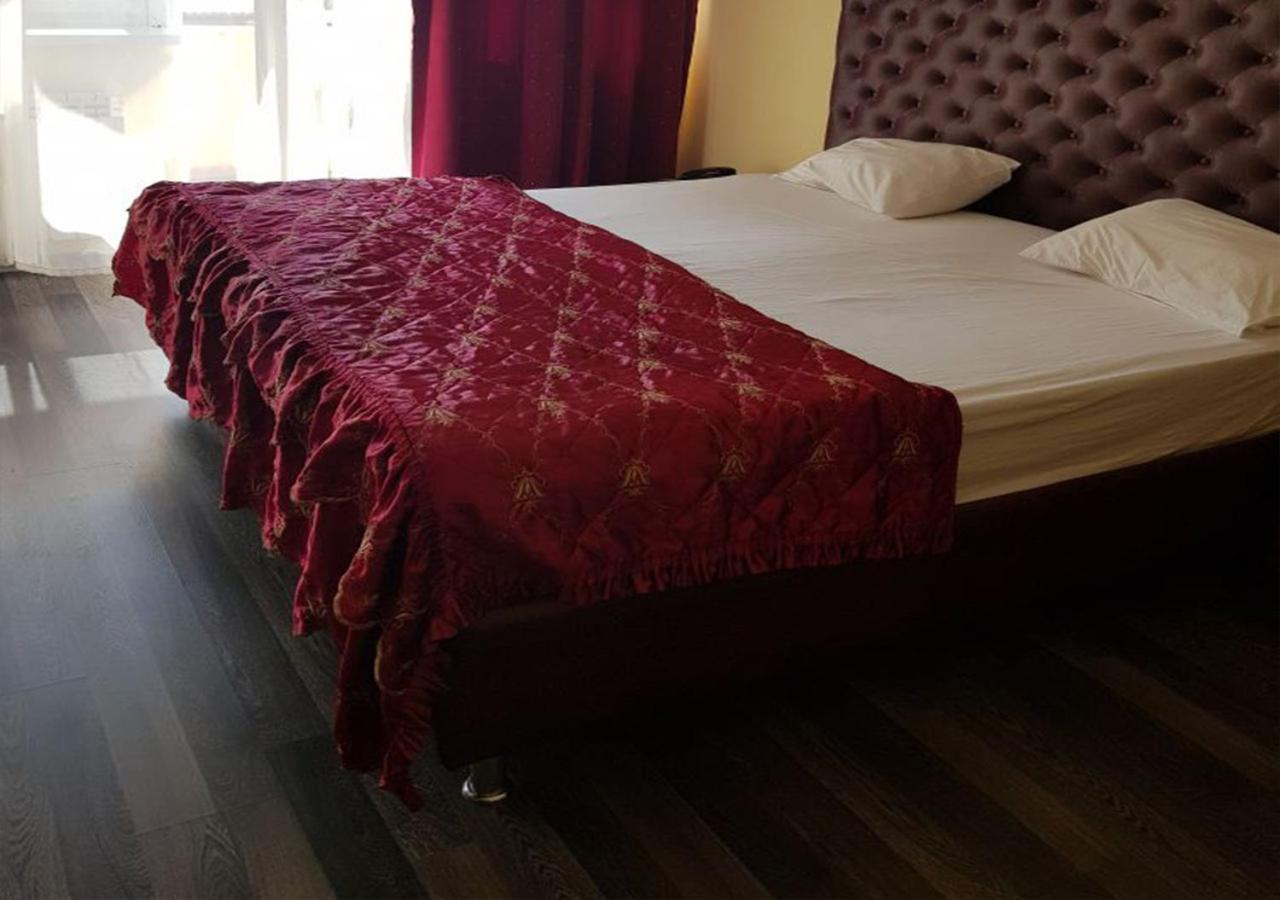 Emperum Nelson Hotel Chisinau Eksteriør bilde