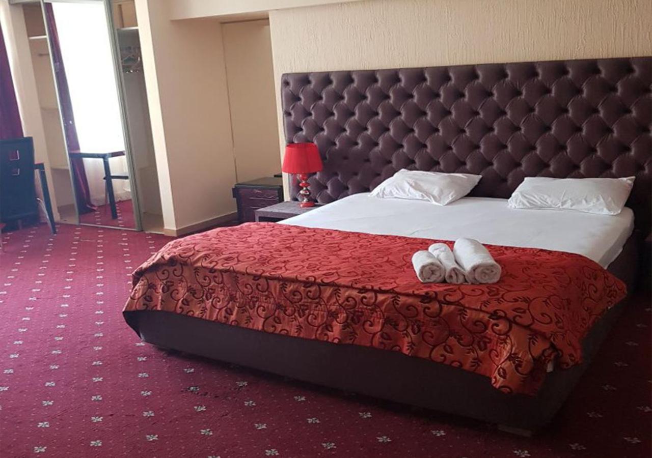 Emperum Nelson Hotel Chisinau Eksteriør bilde