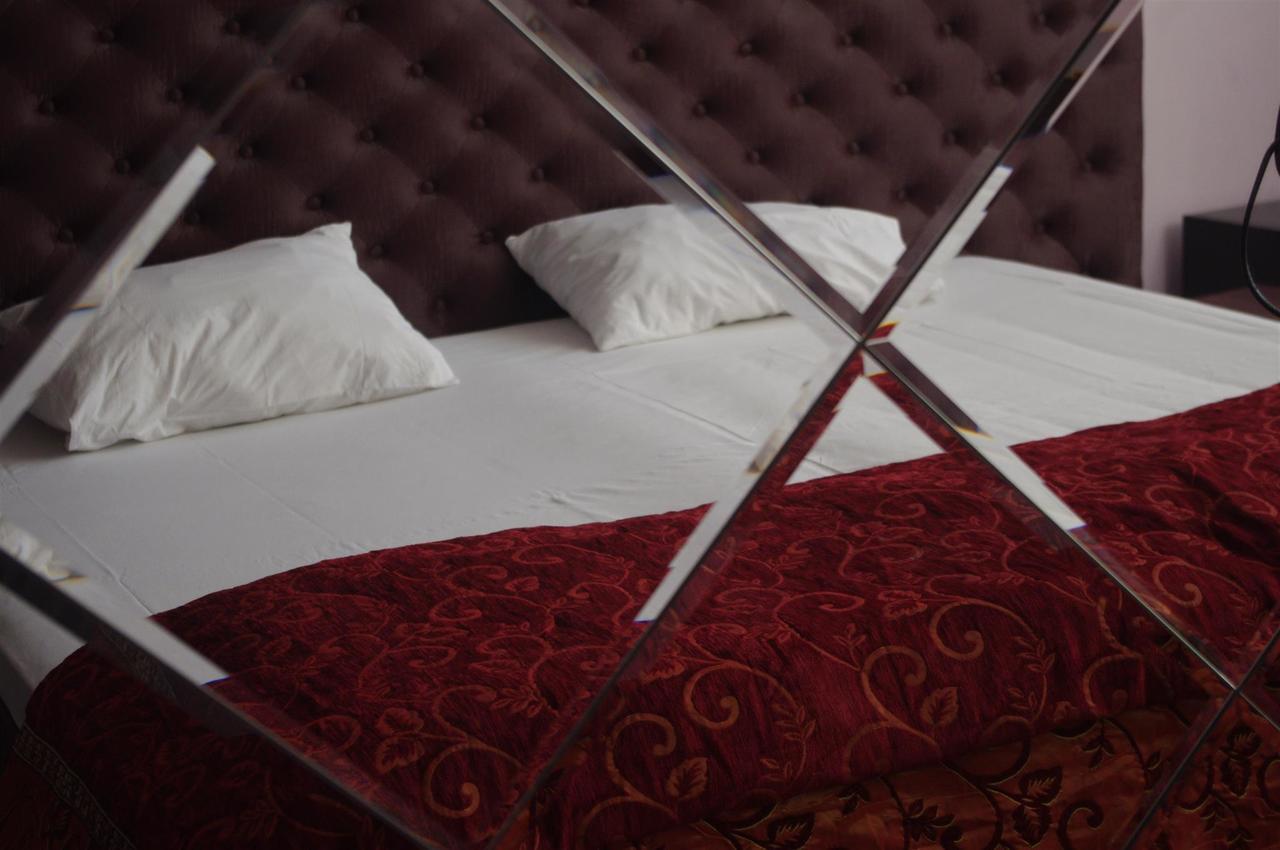 Emperum Nelson Hotel Chisinau Eksteriør bilde