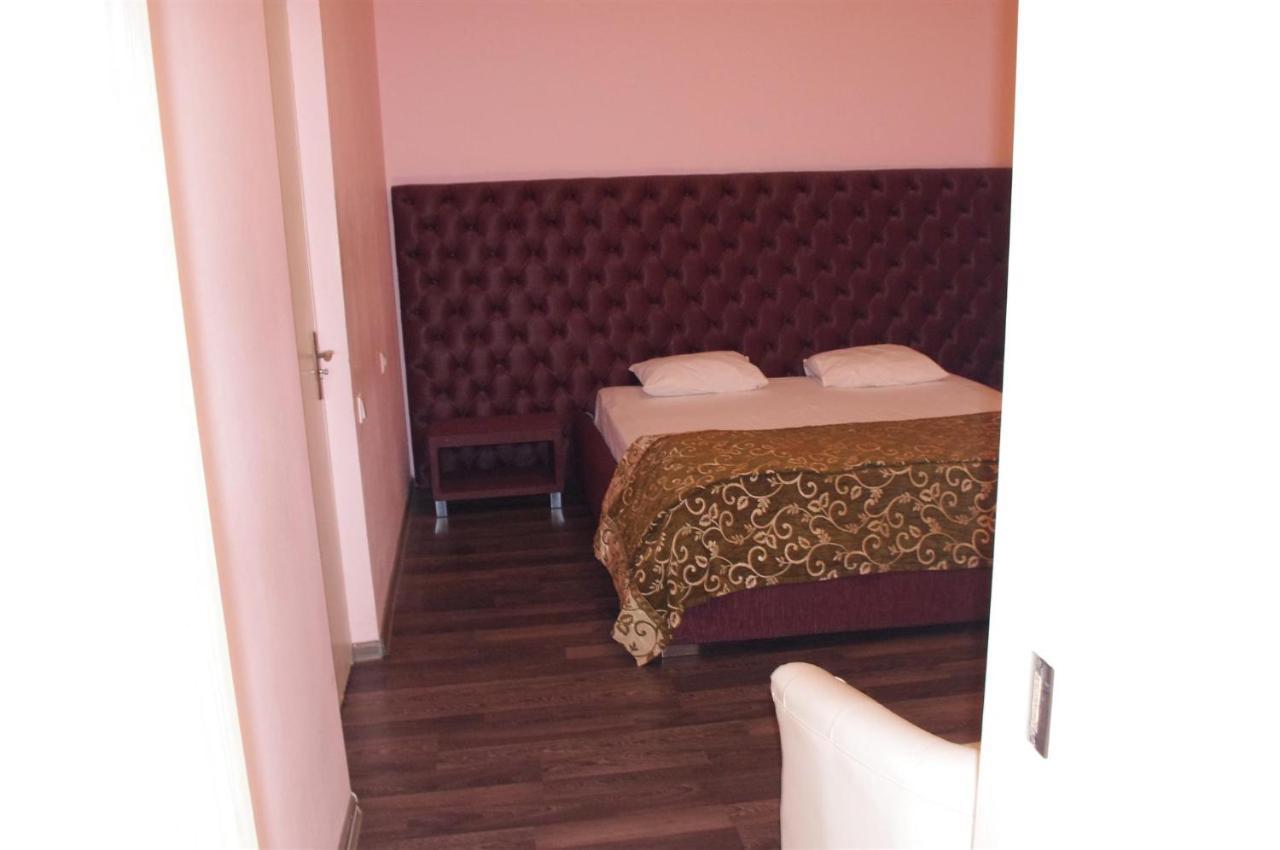Emperum Nelson Hotel Chisinau Eksteriør bilde