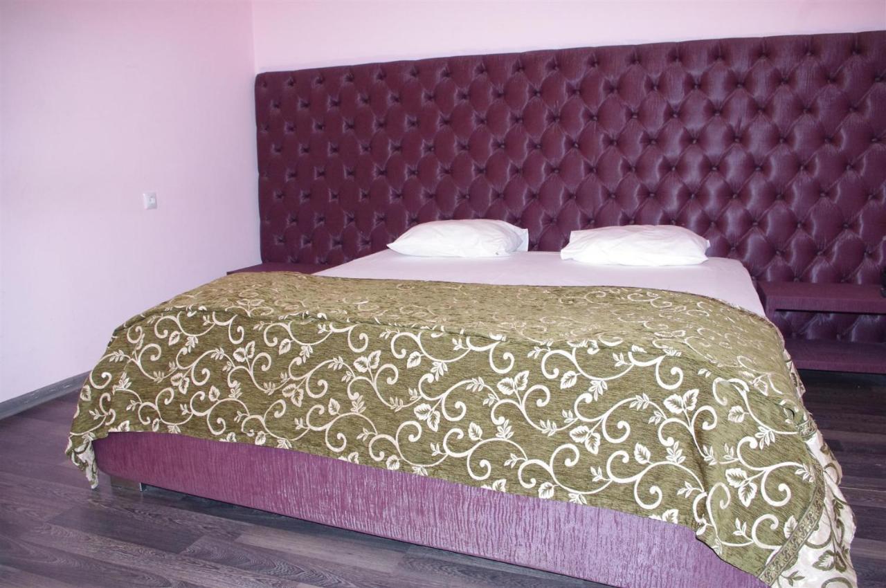 Emperum Nelson Hotel Chisinau Eksteriør bilde