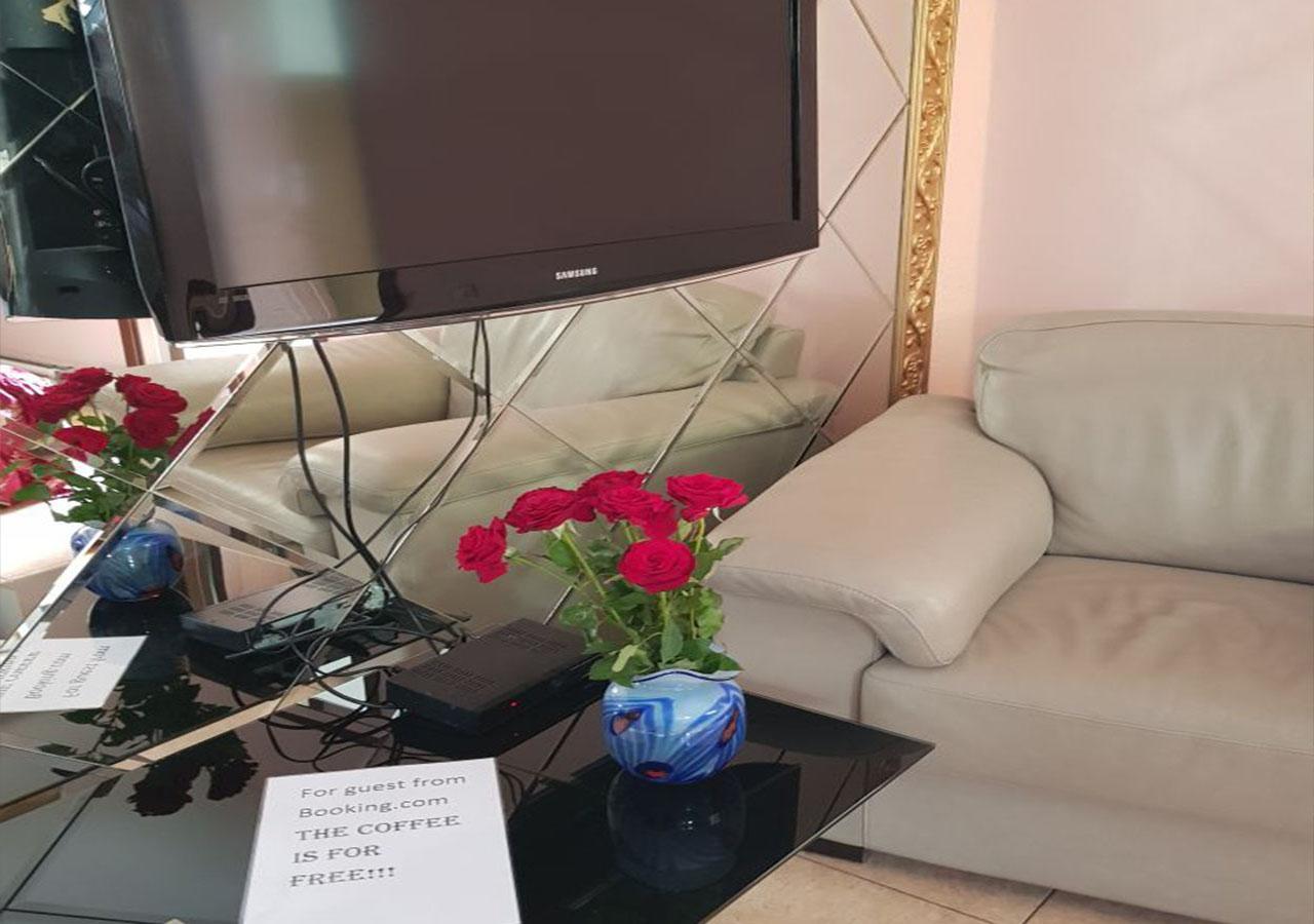 Emperum Nelson Hotel Chisinau Eksteriør bilde