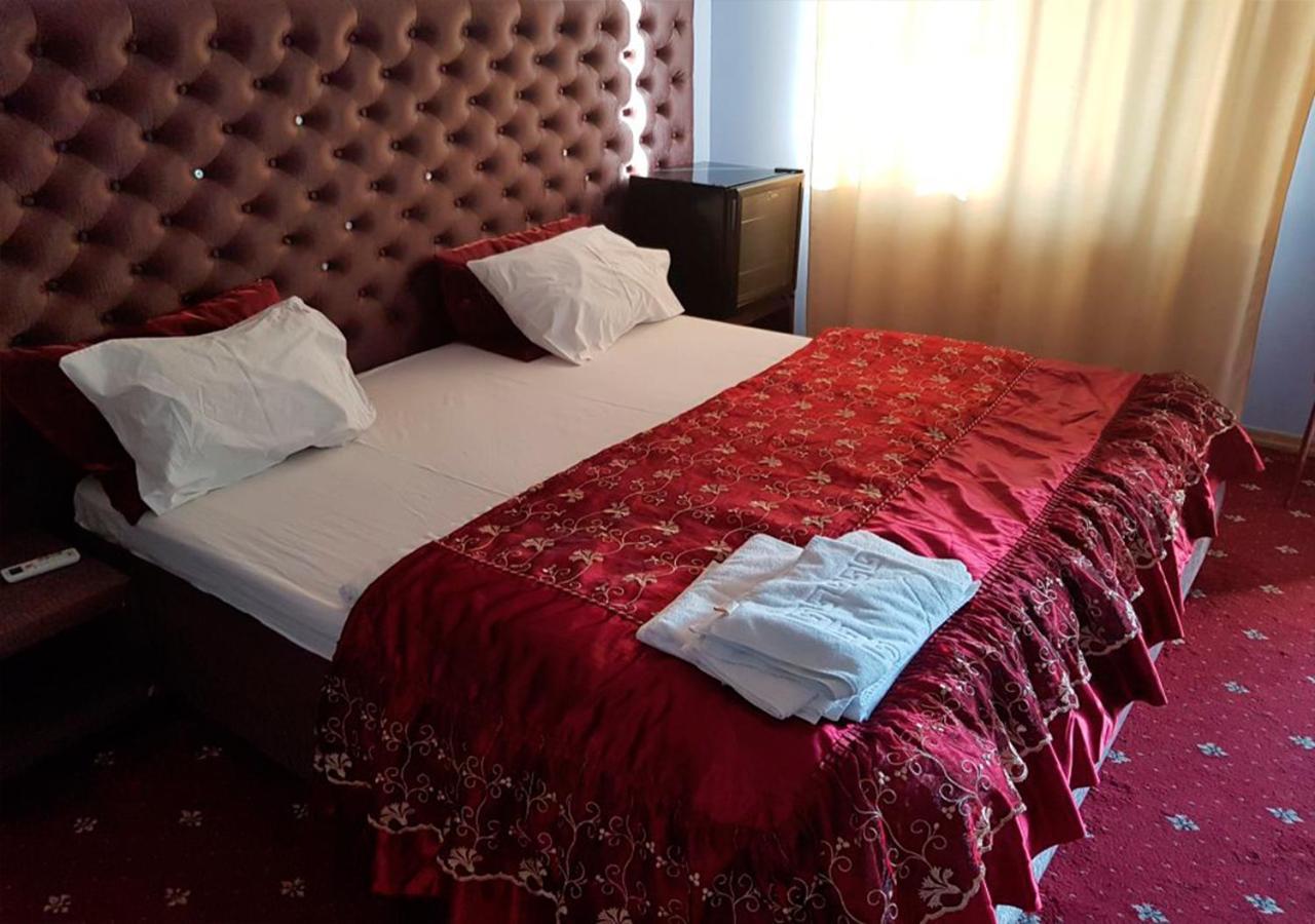 Emperum Nelson Hotel Chisinau Eksteriør bilde