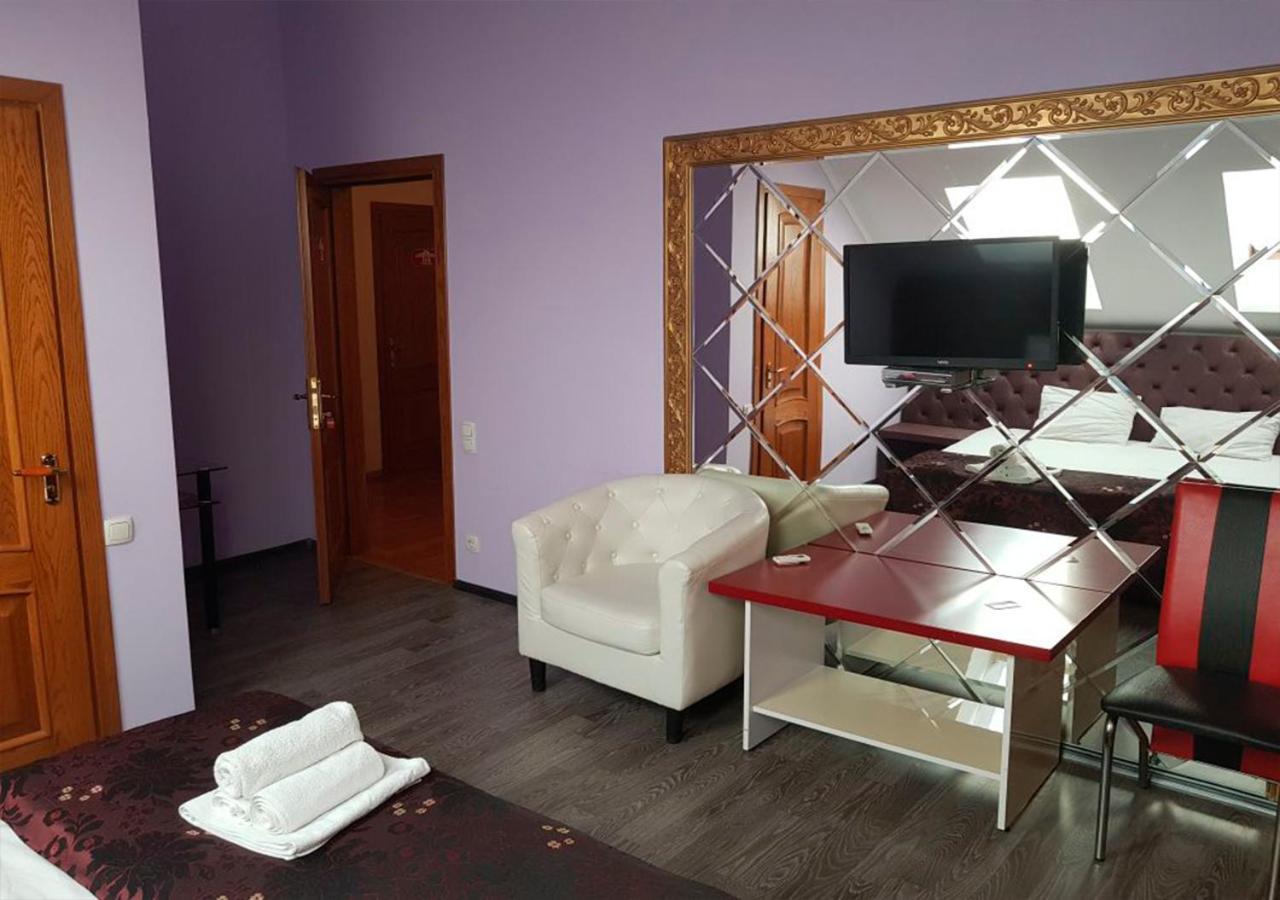 Emperum Nelson Hotel Chisinau Eksteriør bilde